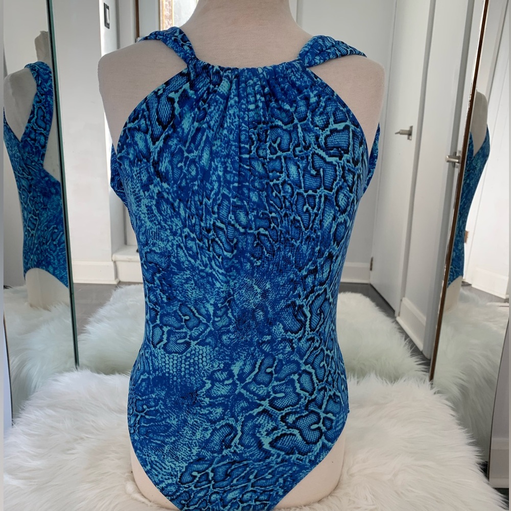 Carmen Marc Valvo Vibrant Blue snake 
Print Swimwear size 12